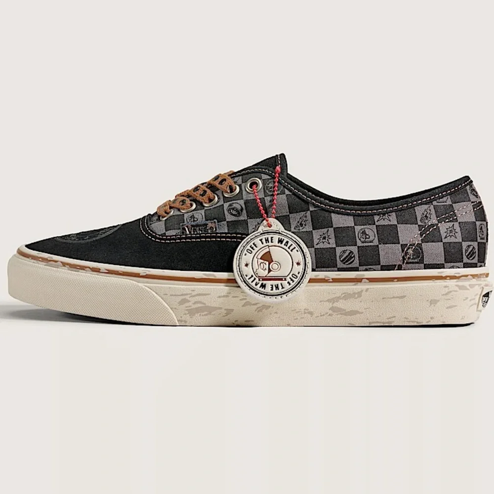 🛸  VANS AUTHENTIC x SPACE MOLLY 👽 - Picture 2 of 4